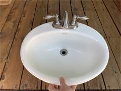 4 Bathroom Sinks/Faucets