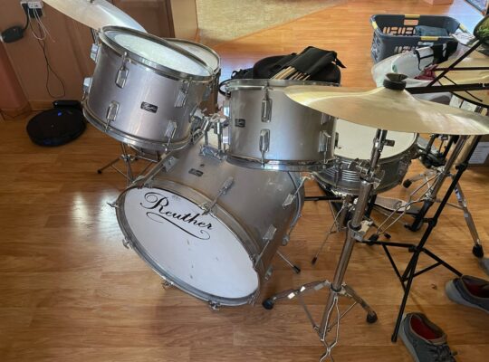 8-pc Drum kit