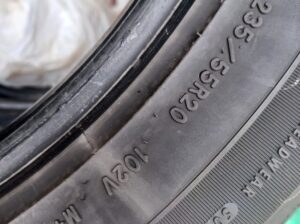 4 excellent 20″ Goodyear Eagle touring M&S tires