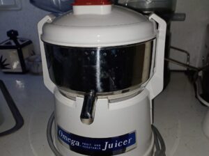 Omega 1000 juicer, excellent. Powerful, easy to cl