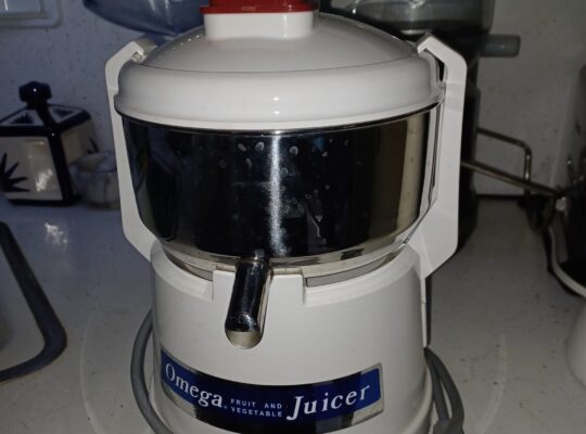 Omega 1000 juicer, excellent. Powerful, easy to cl