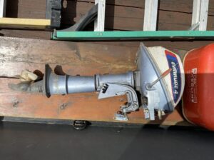 4 HP EVINRUDE OUTBOARD MOTOR-MARINE GAS CAN-MANUAL