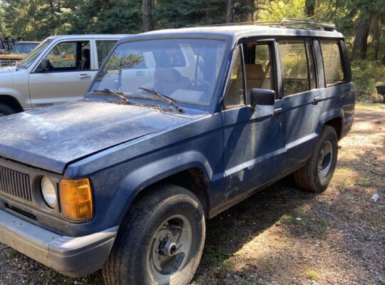 1988 Isuzu Trooper