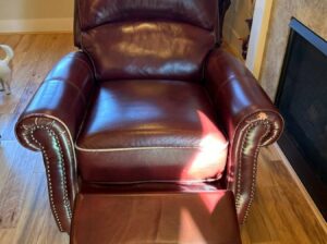 Full grain leather RECLINER, burgundy.