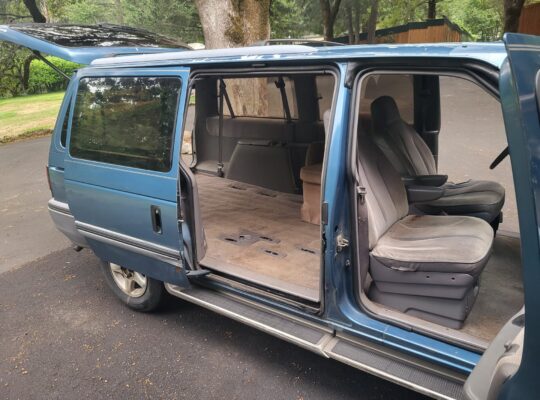 1993 Dodge Caravan for sale.