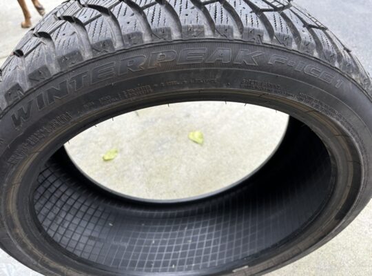 Falken WinterPeak F-Ice 255/40R 20s