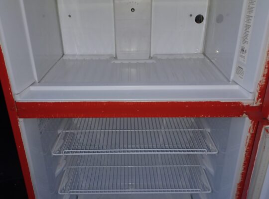 Fridgidaire apartment size fridge. Clean. Works we