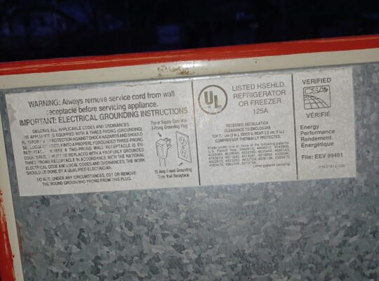 Fridgidaire apartment size fridge. Clean. Works we