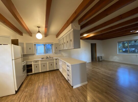 Duplex for rent in great neighborhood