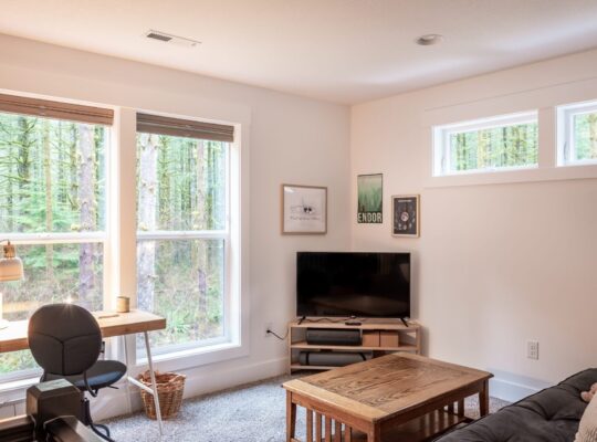 Fully Furnished 2BD/2BA w/ Hot Tub