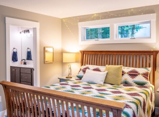 Fully Furnished 2BD/2BA w/ Hot Tub