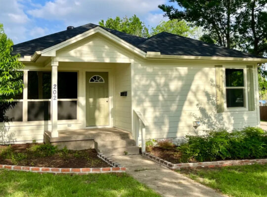 Available 3 bed,2 bath,Single Family Home For Rent