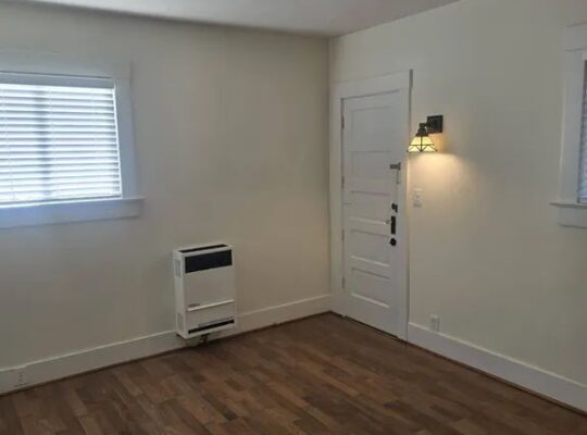 ONEbed/1bath cottage home ready for move=in