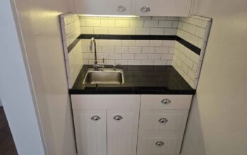 Comfortable white salmon Heights 1200 sq.ft. 2 bed