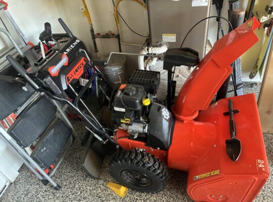 Ariens Snowblower (24 inch)