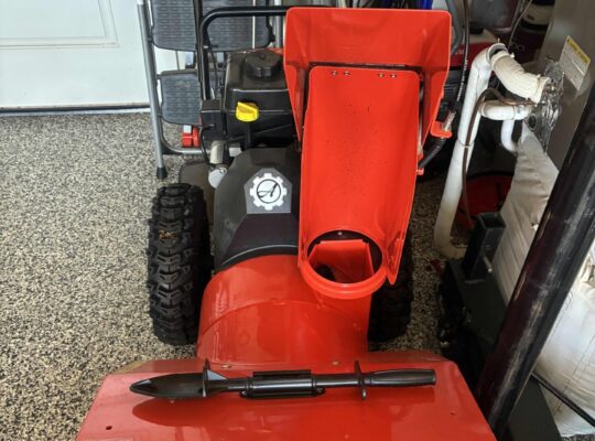 Ariens Snowblower (24 inch)