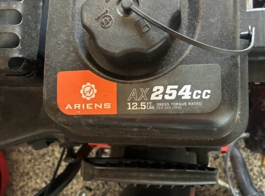 Ariens Snowblower (24 inch)